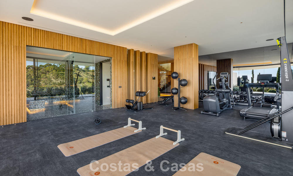 Villa de lujo totalmente nueva con vistas panorámicas en venta en la urbanización cerrada de El Madroñal, Benahavis - Marbella 794218