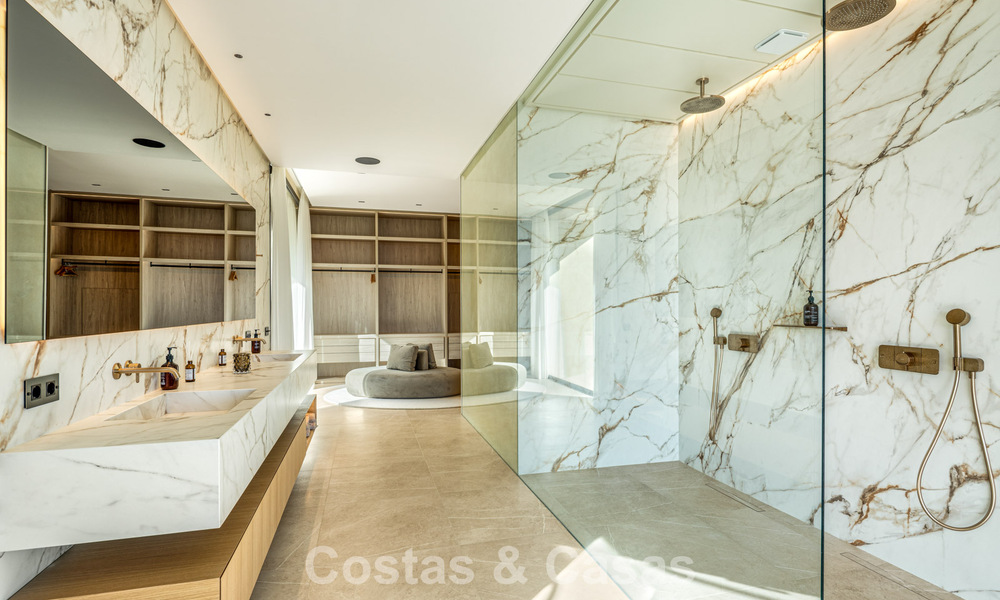 Villa de lujo totalmente nueva con vistas panorámicas en venta en la urbanización cerrada de El Madroñal, Benahavis - Marbella 794222