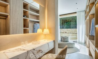 Villa de lujo totalmente nueva con vistas panorámicas en venta en la urbanización cerrada de El Madroñal, Benahavis - Marbella 794223 