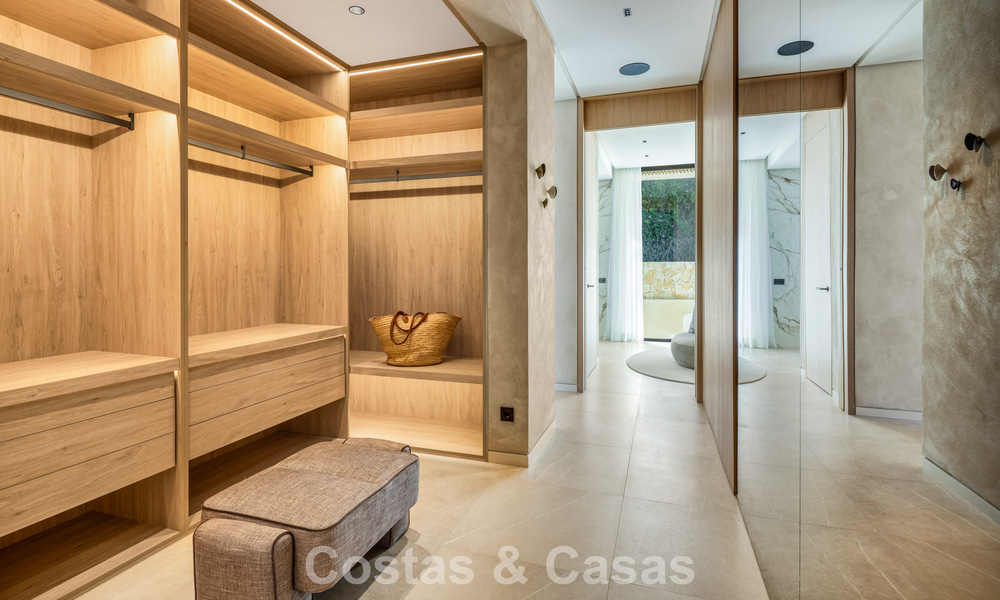 Villa de lujo totalmente nueva con vistas panorámicas en venta en la urbanización cerrada de El Madroñal, Benahavis - Marbella 794224