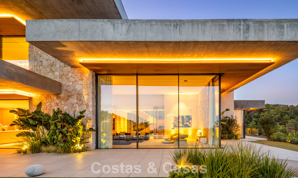 Villa de lujo totalmente nueva con vistas panorámicas en venta en la urbanización cerrada de El Madroñal, Benahavis - Marbella 794227