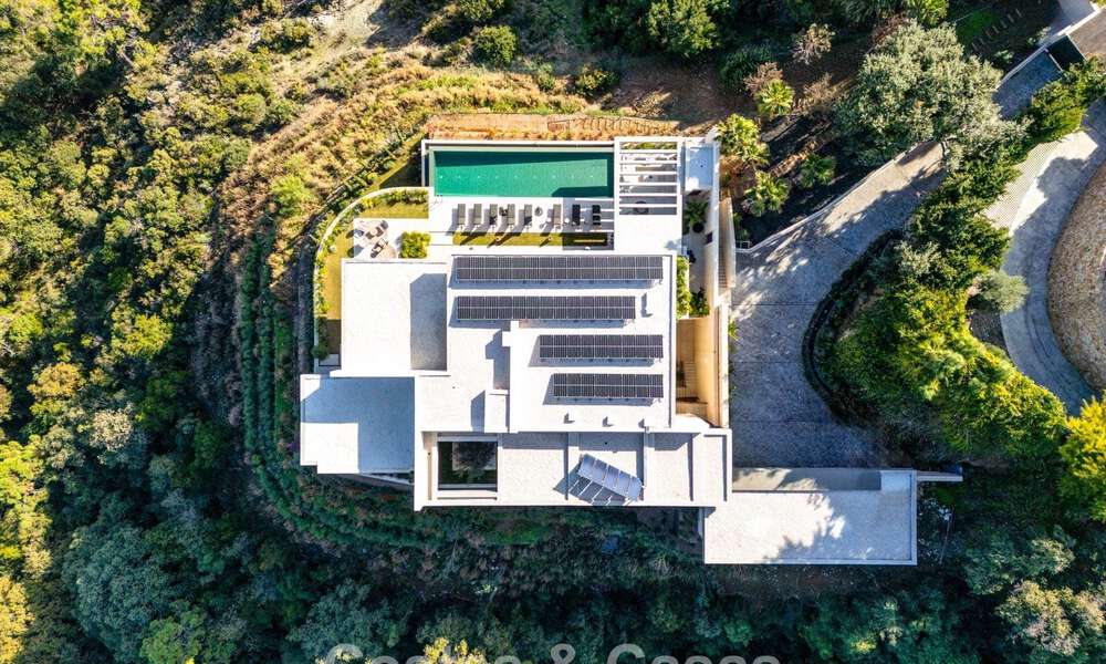 Villa de lujo totalmente nueva con vistas panorámicas en venta en la urbanización cerrada de El Madroñal, Benahavis - Marbella 794229