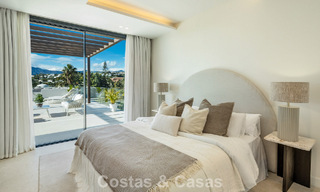 Villa de lujo moderna con estilo arquitectónico minimalista, en venta en la Nueva Milla de Oro entre Marbella y Estepona 794343 