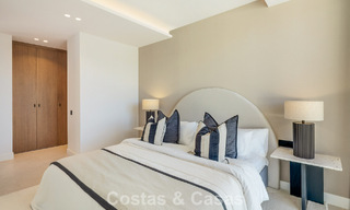 Villa de lujo moderna con estilo arquitectónico minimalista, en venta en la Nueva Milla de Oro entre Marbella y Estepona 794346 