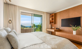 Moderno apartamento con jardín en venta con vistas panorámicas a la costa en un exclusivo complejo cerca de Marbella ciudad 794487 