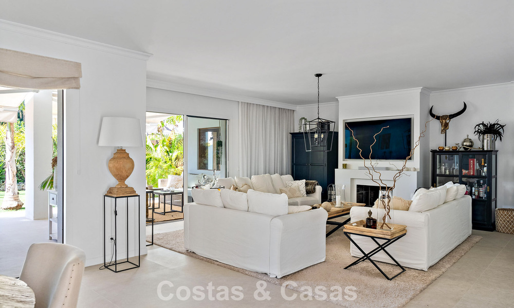 Exclusivo dúplex de lujo listo para entrar a vivir, rodeado de campos de golf en Nueva Andalucía, Marbella 794579