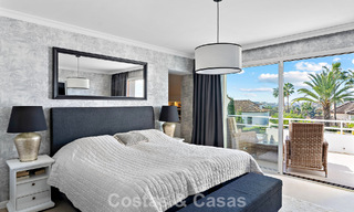 Exclusivo dúplex de lujo listo para entrar a vivir, rodeado de campos de golf en Nueva Andalucía, Marbella 794582 