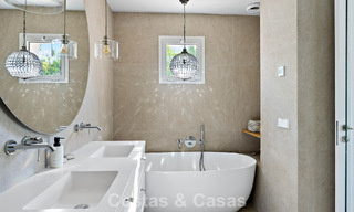 Exclusivo dúplex de lujo listo para entrar a vivir, rodeado de campos de golf en Nueva Andalucía, Marbella 794584 