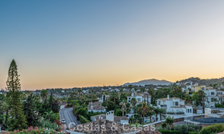 Villa de lujo de estilo balinés, lista para entrar a vivir, en venta en el Valle del Golf de Nueva Andalucía, Marbella 794684 