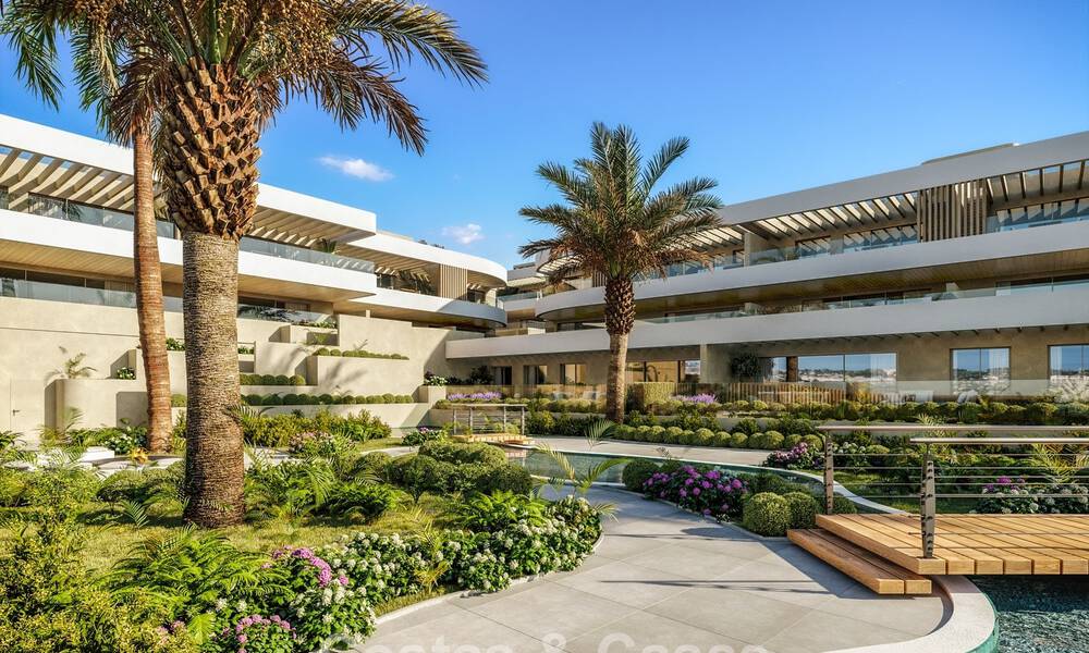 Apartamentos avanzados en venta a poca distancia a pie de una casa club de golf en la New Golden Mile, Marbella - Estepona 794557