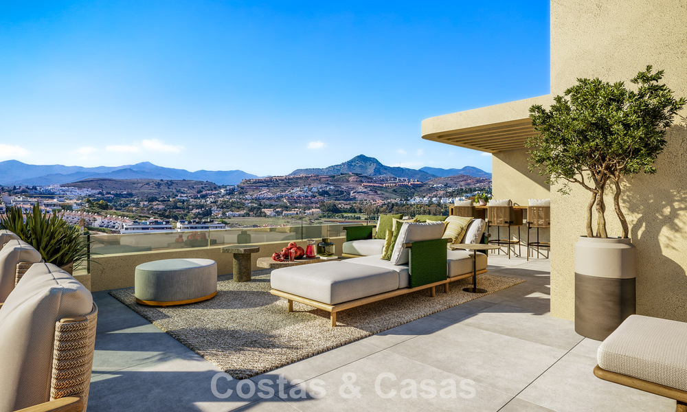 Apartamentos avanzados en venta a poca distancia a pie de una casa club de golf en la New Golden Mile, Marbella - Estepona 794566