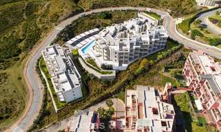 Nuevos apartamentos modernos con vistas fenomenales en venta en Mijas Costa, Costa del Sol 794605 