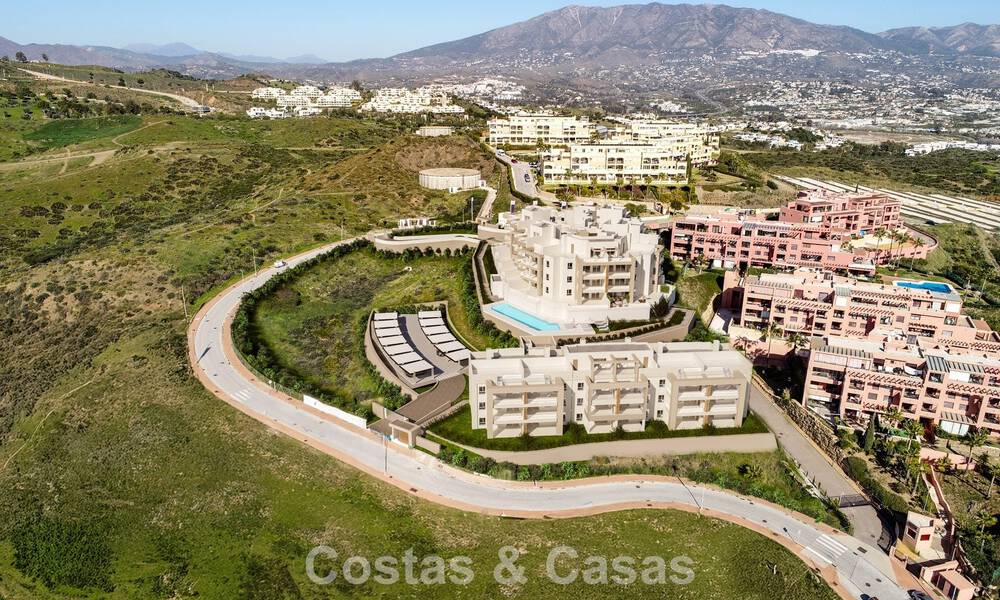 Nuevos apartamentos modernos con vistas fenomenales en venta en Mijas Costa, Costa del Sol 794608