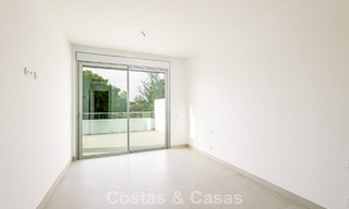 Villa pareada modernista en venta cerca de servicios en Guadalmina y San Pedro centro, Marbella 794649 