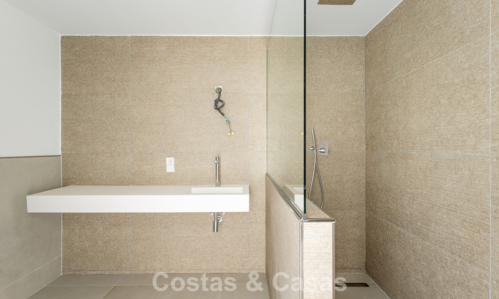 Villa pareada modernista en venta cerca de servicios en Guadalmina y San Pedro centro, Marbella 794650