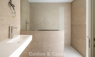 Villa pareada modernista en venta cerca de servicios en Guadalmina y San Pedro centro, Marbella 794651 