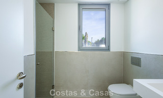 Villa pareada modernista en venta cerca de servicios en Guadalmina y San Pedro centro, Marbella 794654 