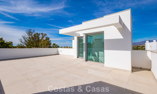 Villa pareada modernista en venta cerca de servicios en Guadalmina y San Pedro centro, Marbella 794674 