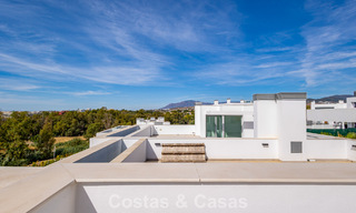 Villa pareada modernista en venta cerca de servicios en Guadalmina y San Pedro centro, Marbella 794675 