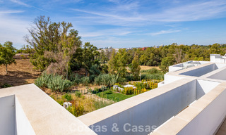 Villa pareada modernista en venta cerca de servicios en Guadalmina y San Pedro centro, Marbella 794676 