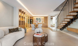 Elegante casa adosada en venta a poca distancia de la playa en la Milla de Oro de Marbella 794704 