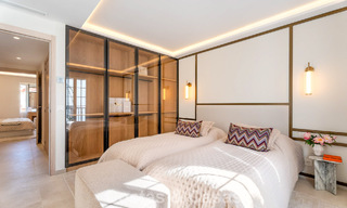 Elegante casa adosada en venta a poca distancia de la playa en la Milla de Oro de Marbella 794709 