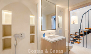 Elegante casa adosada en venta a poca distancia de la playa en la Milla de Oro de Marbella 794712 