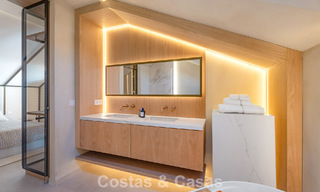 Elegante casa adosada en venta a poca distancia de la playa en la Milla de Oro de Marbella 794717 