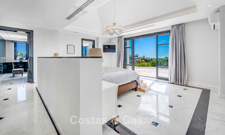 Majestuosa villa de lujo con vistas al golf, a la montaña y al mar en venta en una urbanización de golf en Marbella - Benahavís 794728 