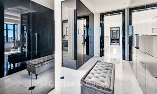 Majestuosa villa de lujo con vistas al golf, a la montaña y al mar en venta en una urbanización de golf en Marbella - Benahavís 794729 