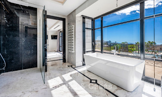 Majestuosa villa de lujo con vistas al golf, a la montaña y al mar en venta en una urbanización de golf en Marbella - Benahavís 794730 