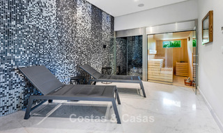 Majestuosa villa de lujo con vistas al golf, a la montaña y al mar en venta en una urbanización de golf en Marbella - Benahavís 794733 