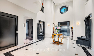 Majestuosa villa de lujo con vistas al golf, a la montaña y al mar en venta en una urbanización de golf en Marbella - Benahavís 794735 