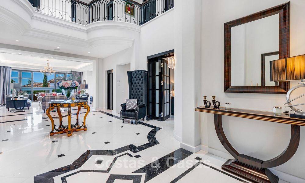 Majestuosa villa de lujo con vistas al golf, a la montaña y al mar en venta en una urbanización de golf en Marbella - Benahavís 794736