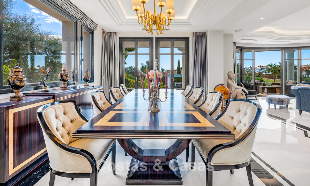 Majestuosa villa de lujo con vistas al golf, a la montaña y al mar en venta en una urbanización de golf en Marbella - Benahavís 794737