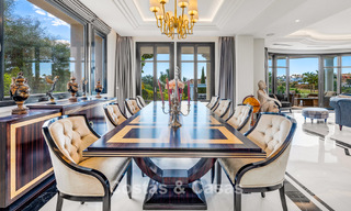Majestuosa villa de lujo con vistas al golf, a la montaña y al mar en venta en una urbanización de golf en Marbella - Benahavís 794737 