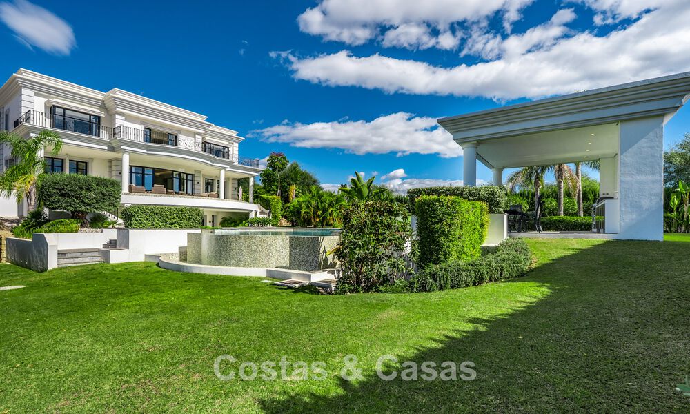 Majestuosa villa de lujo con vistas al golf, a la montaña y al mar en venta en una urbanización de golf en Marbella - Benahavís 794738