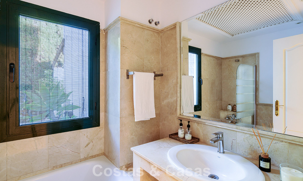 Villa de lujo mediterránea lista para entrar a vivir en venta en la New Golden Mile entre Marbella y Estepona 794966