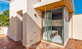 Amplio ático dúplex con vistas panorámicas al mar en venta en una urbanización cerrada en Marbella - Benahavís 794827 