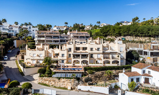 Amplio ático dúplex con vistas panorámicas al mar en venta en una urbanización cerrada en Marbella - Benahavís 794834 