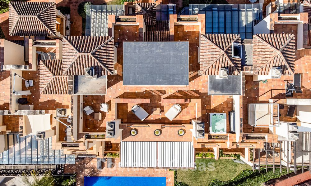 Amplio ático dúplex con vistas panorámicas al mar en venta en una urbanización cerrada en Marbella - Benahavís 794839