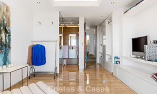 Amplio ático dúplex con vistas panorámicas al mar en venta en una urbanización cerrada en Marbella - Benahavís 794842 