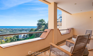 Amplio ático dúplex con vistas panorámicas al mar en venta en una urbanización cerrada en Marbella - Benahavís 794848 