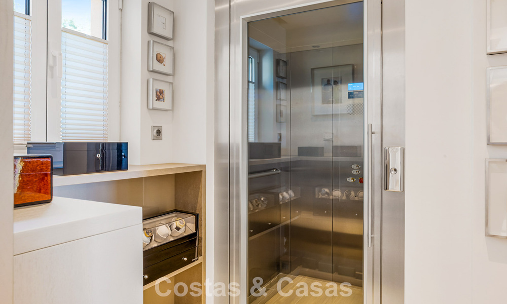 Amplio ático dúplex con vistas panorámicas al mar en venta en una urbanización cerrada en Marbella - Benahavís 794852