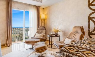 Amplio ático dúplex con vistas panorámicas al mar en venta en una urbanización cerrada en Marbella - Benahavís 794854 