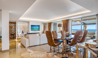 Amplio ático dúplex con vistas panorámicas al mar en venta en una urbanización cerrada en Marbella - Benahavís 794857 