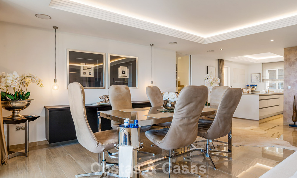 Amplio ático dúplex con vistas panorámicas al mar en venta en una urbanización cerrada en Marbella - Benahavís 794863