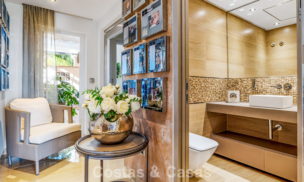 Amplio ático dúplex con vistas panorámicas al mar en venta en una urbanización cerrada en Marbella - Benahavís 794871