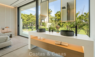 Villa adosada ultramoderna con piscina privada en venta en la Milla de Oro de Marbella 795045 