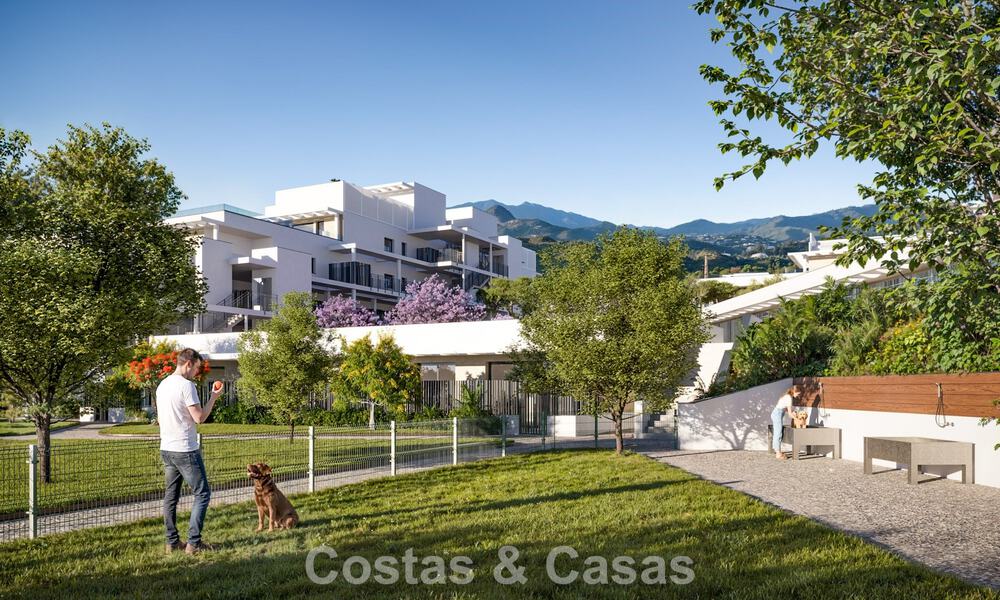 Apartamentos modernos con impresionantes vistas al mar en venta en la Nueva Milla de Oro entre Marbella y Estepona 795078